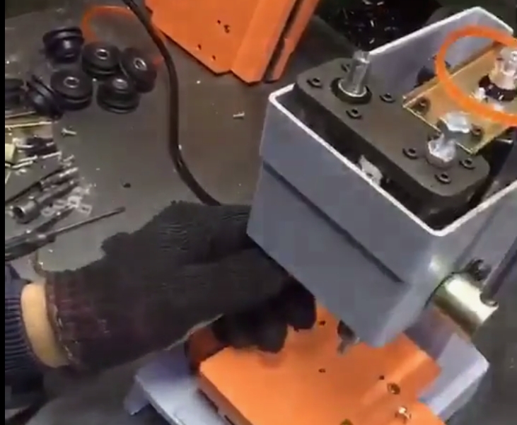 立式机换轴装刀的轴承